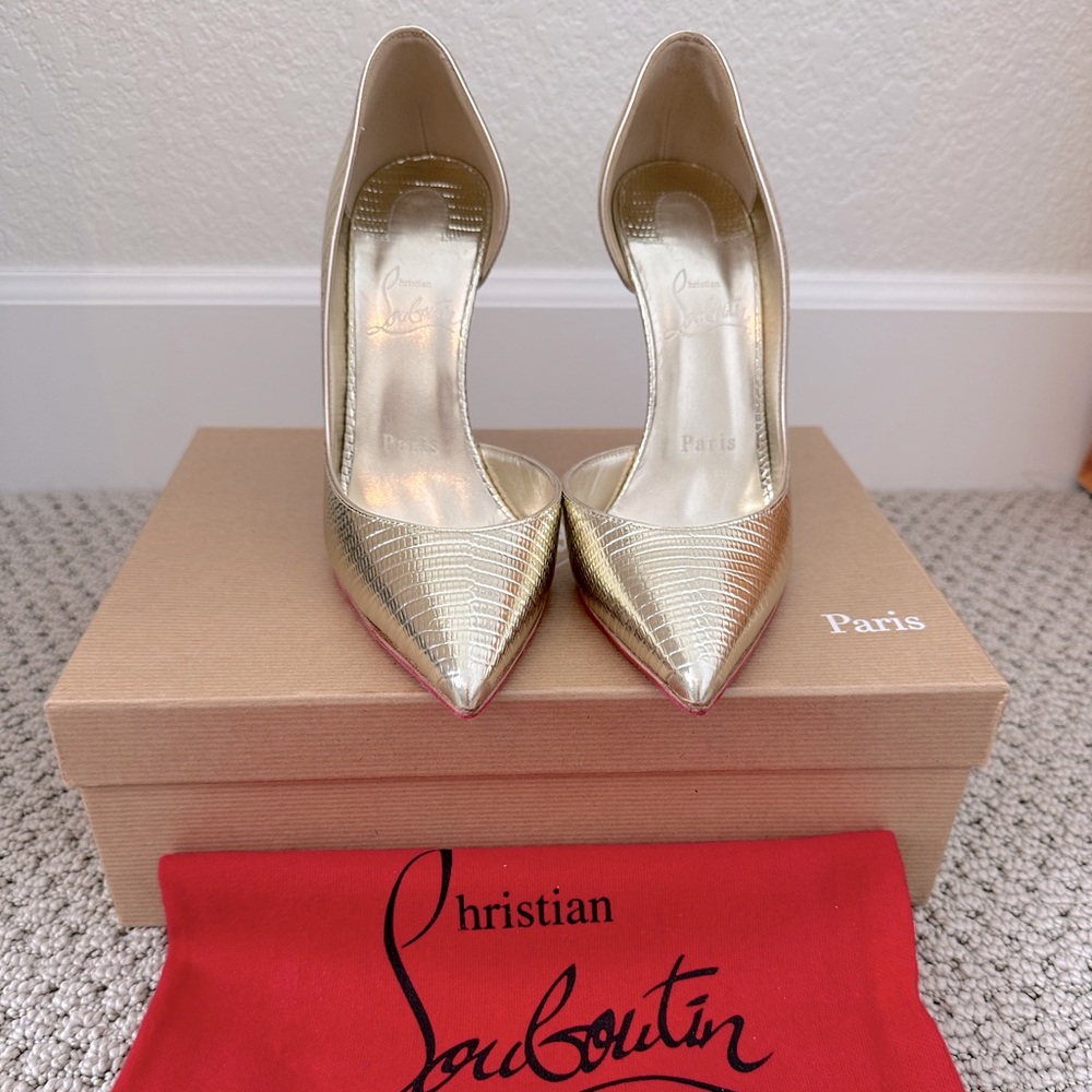 Christian Louboutin Gold Pumps, size 37 (7)